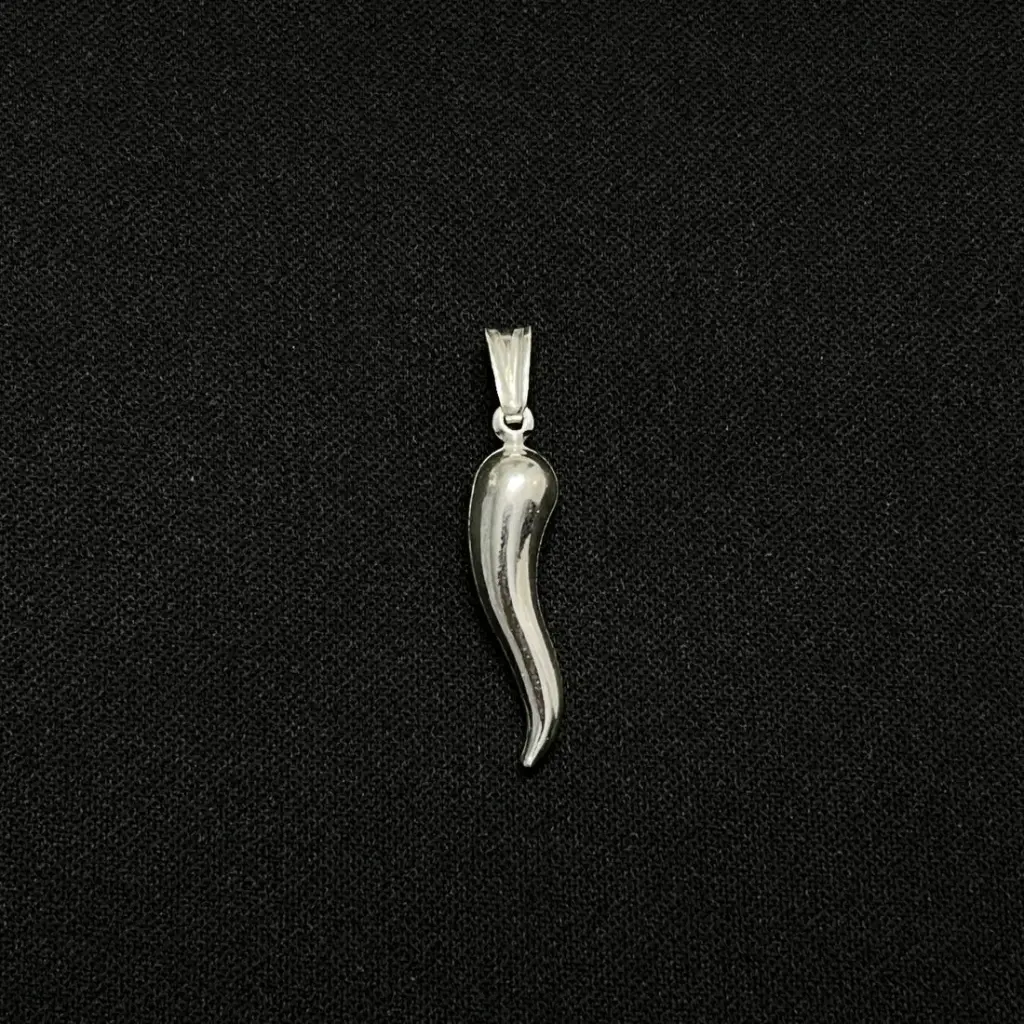 Colgante de plata cuerno napolitano